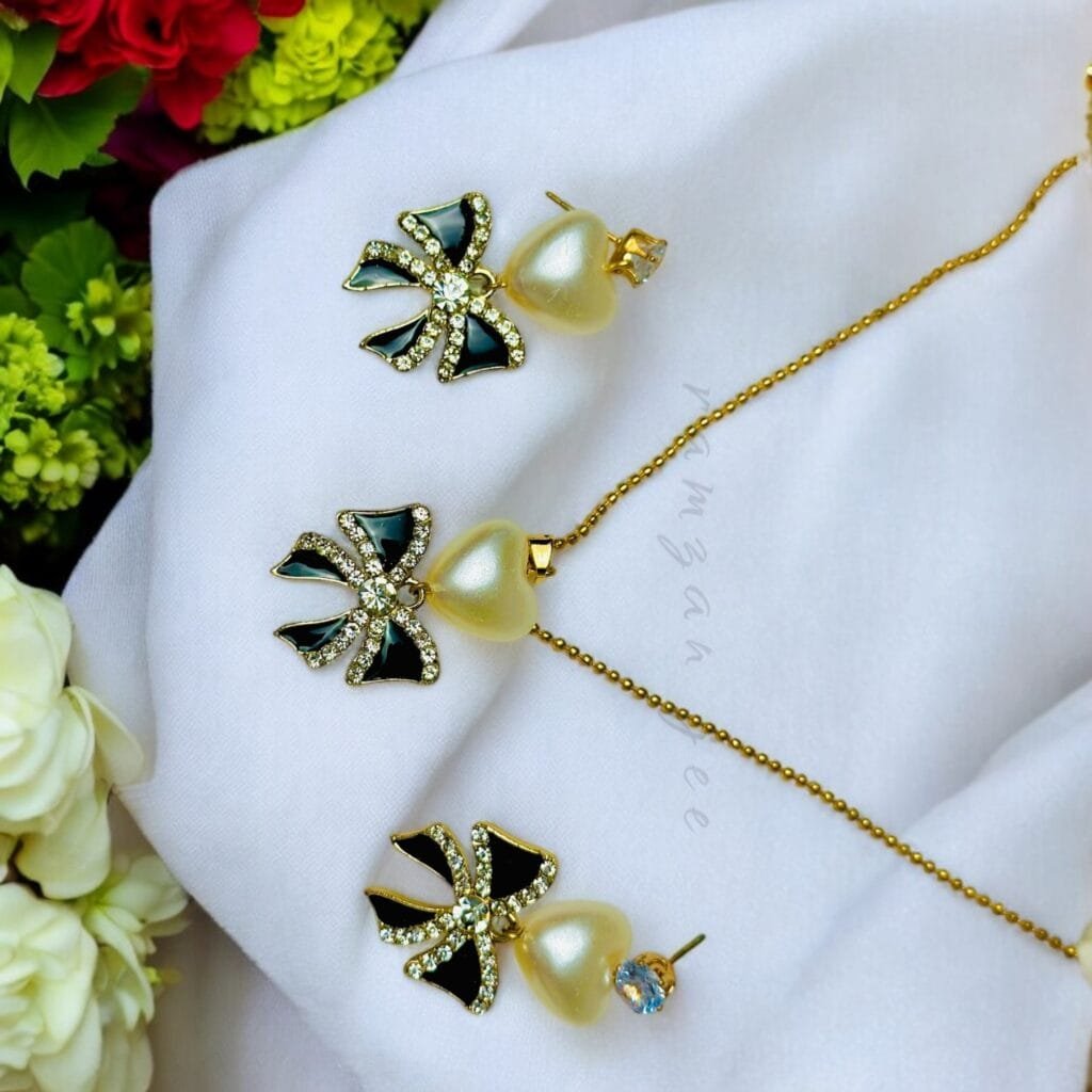 "Elegant pendant with intricate detailing, perfect for any occasion"
