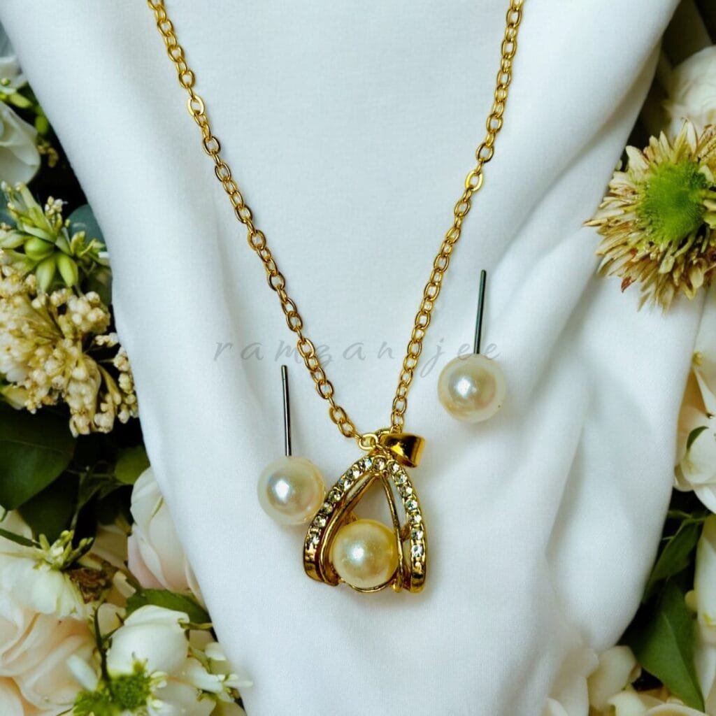 "Elegant pendant with intricate detailing, perfect for any occasion"
