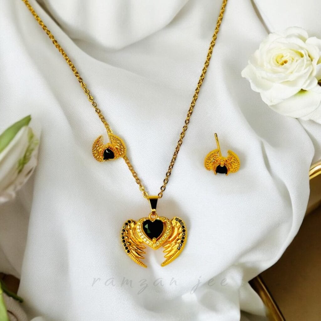 "Elegant pendant with intricate detailing, perfect for any occasion"