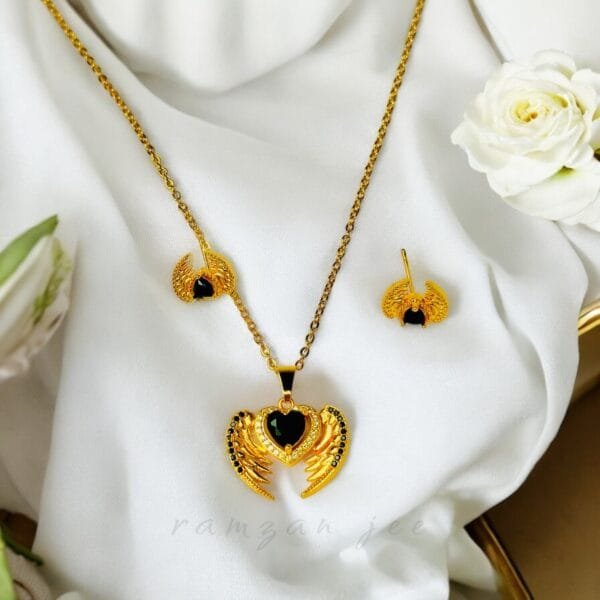 "Elegant pendant with intricate detailing, perfect for any occasion"