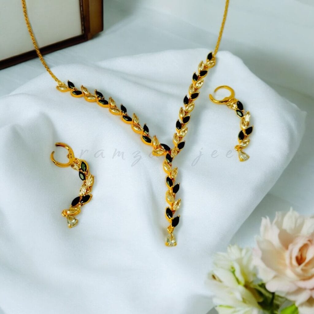 "Elegant necklace with intricate design, perfect for women’s fashion and special occasions"